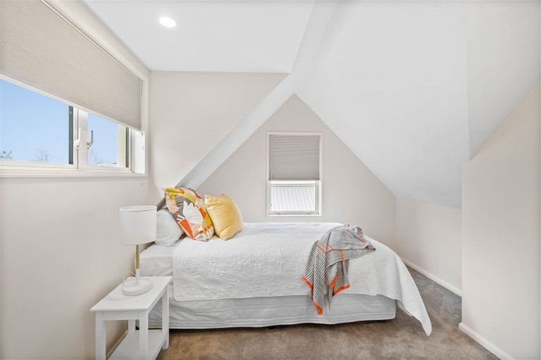 Photo of property in 43 Memorial Avenue, Ilam, Christchurch, 8053