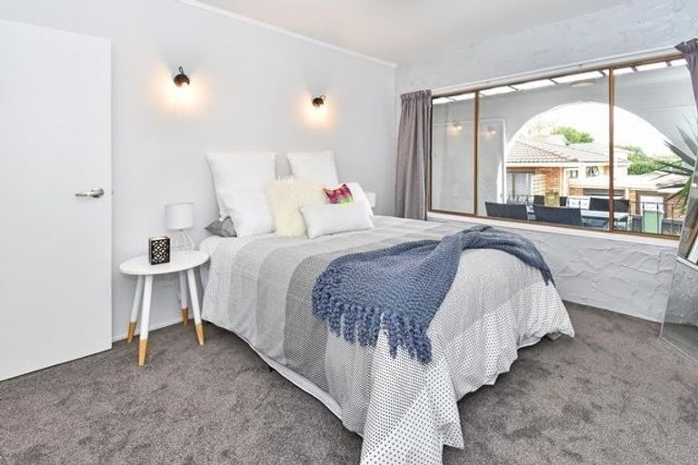 Photo of property in 2/8 Wood Street, Papakura, 2110