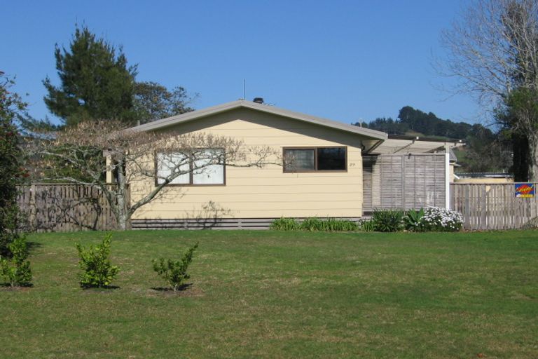 Photo of property in 29 Oyster Drive, Cooks Beach, Whitianga, 3591