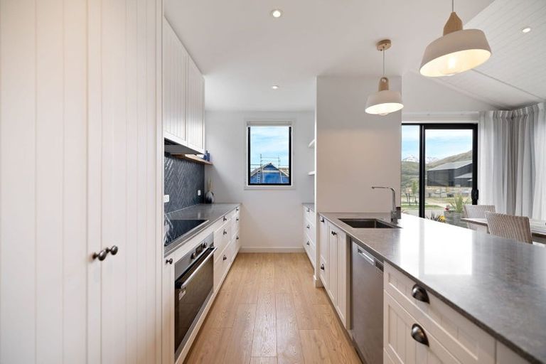 Photo of property in 72 Spur Ridge, Jacks Point, 9371