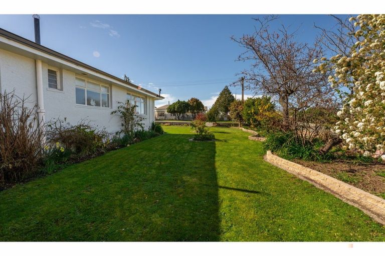 Photo of property in 1 Regent Street, Waimate, 7924