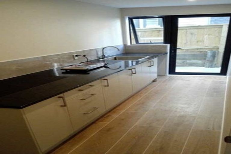 Photo of property in 15a Ervine Place, Bucklands Beach, Auckland, 2014