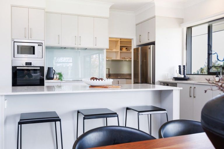 Photo of property in 12 Fleetwood Lane, Turitea, Palmerston North, 4472