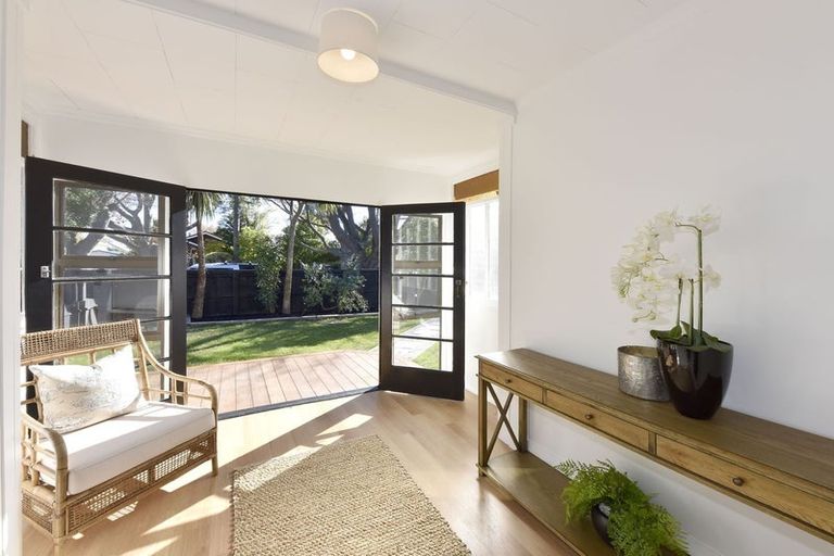 Photo of property in 104 Saint James Avenue, Papanui, Christchurch, 8053