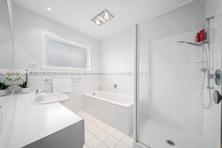 Photo of property in 10 Alf Walker Place, Papakura, 2110