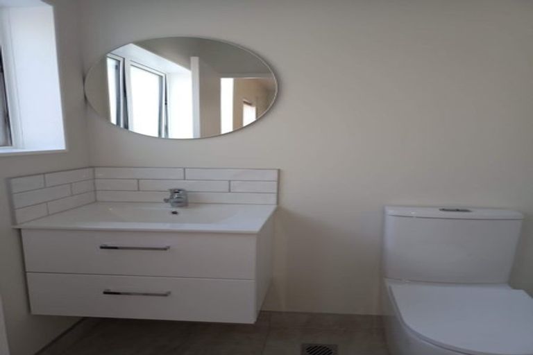 Photo of property in 39a Tui Glen Road, Birkenhead, Auckland, 0626