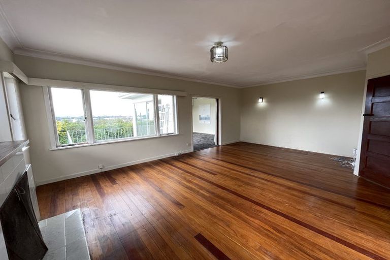 Photo of property in 89 Forrest Hill Road, Milford, Auckland, 0620