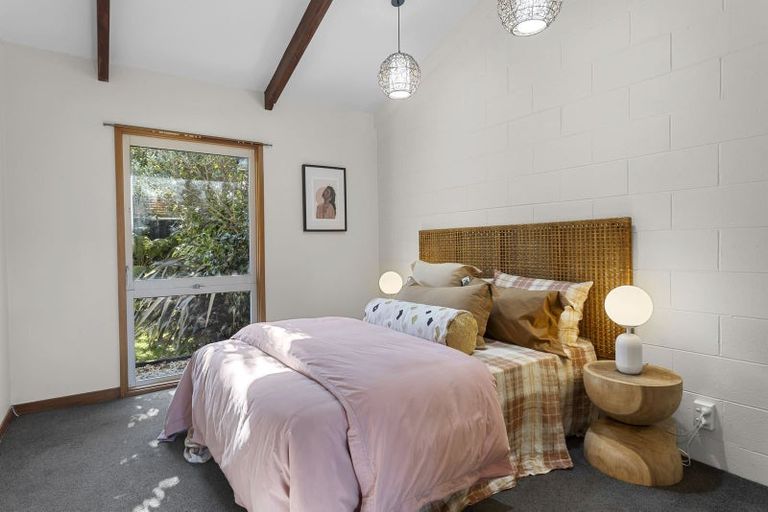 Photo of property in 14 Raekura Place, Redcliffs, Christchurch, 8081