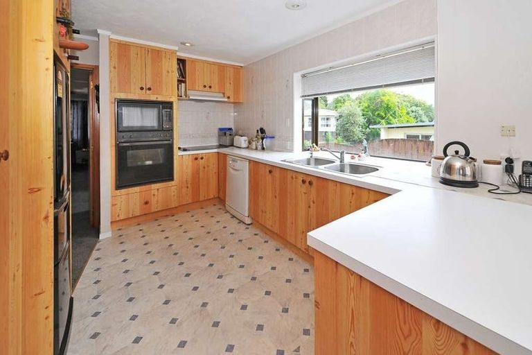 Photo of property in 2/25 Landscape Road, Papatoetoe, Auckland, 2025