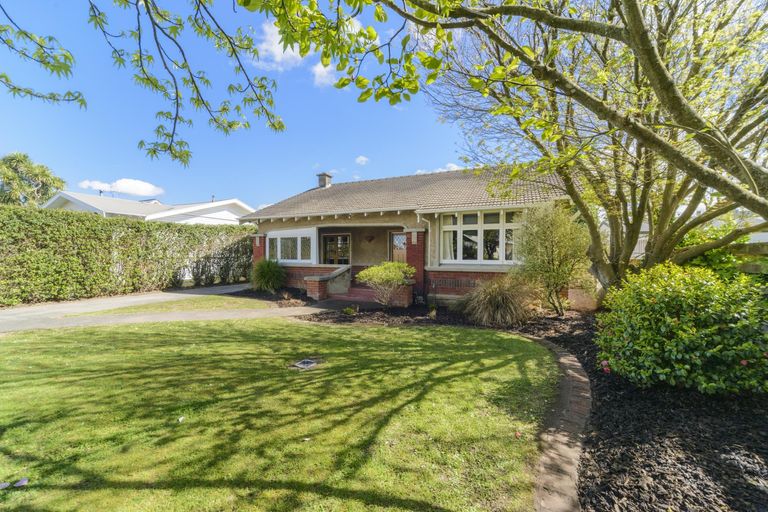 Photo of property in 8 Annandale Avenue, Takaro, Palmerston North, 4410