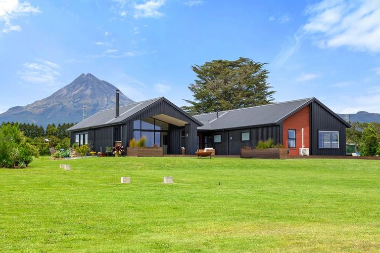 Photo of property in 1506 Egmont Road, Egmont Village, 4386