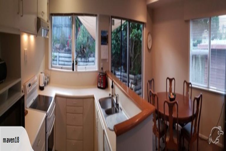 Photo of property in 88 Chivalry Road, Glenfield, Auckland, 0629