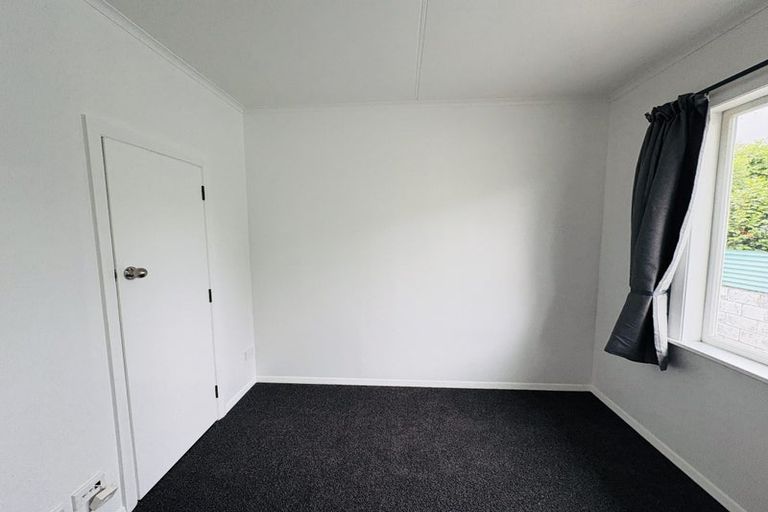 Photo of property in 17 Buick Crescent, Awapuni, Palmerston North, 4412