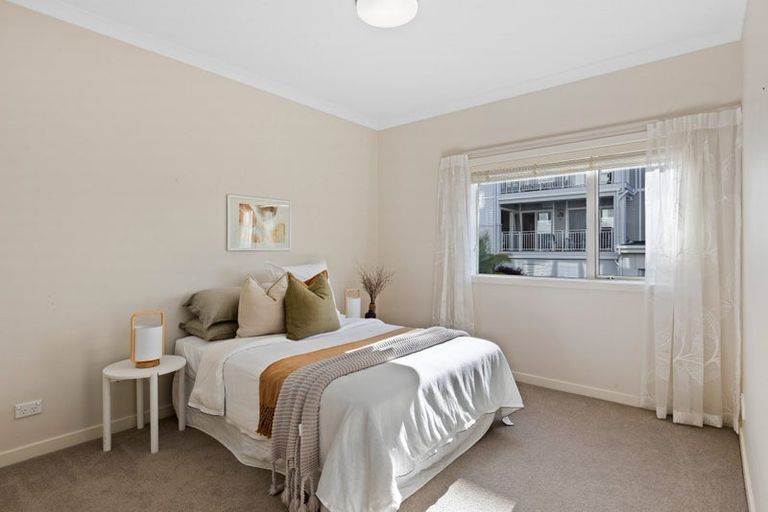 Photo of property in 60 Eaves Bush Parade, Orewa, 0931