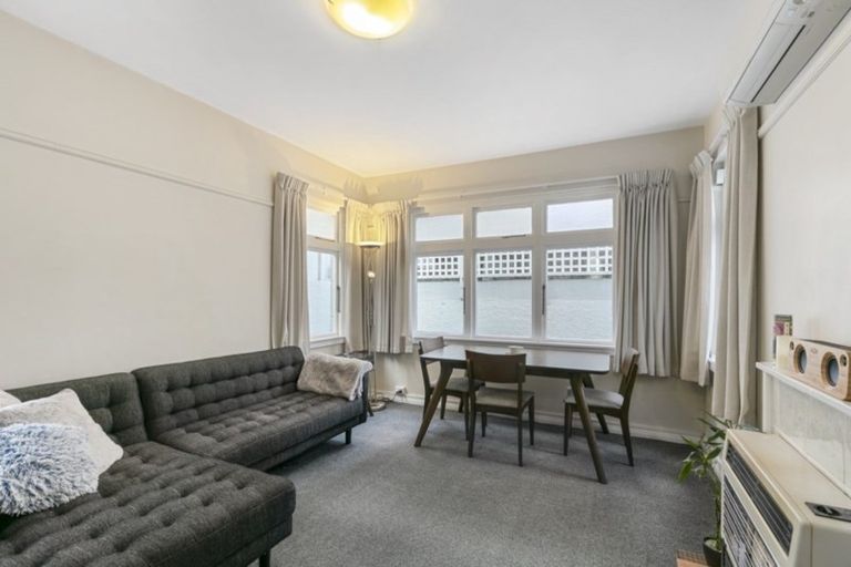 Photo of property in 5/1 Rixon Grove, Mount Victoria, Wellington, 6011