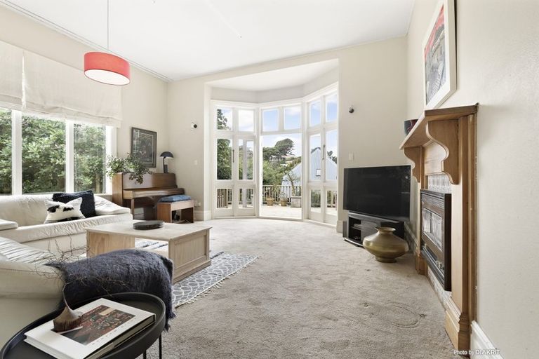 Photo of property in 124 Trelissick Crescent, Ngaio, Wellington, 6035