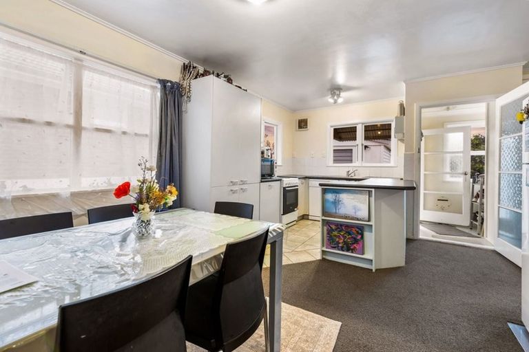 Photo of property in 12 Glendene Avenue, Glendene, Auckland, 0602