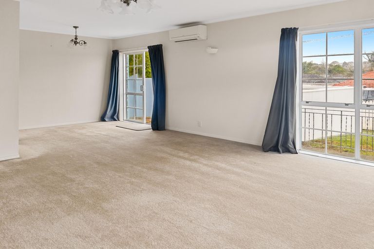 Photo of property in 1/5 Napoleon Avenue, Milford, Auckland, 0620