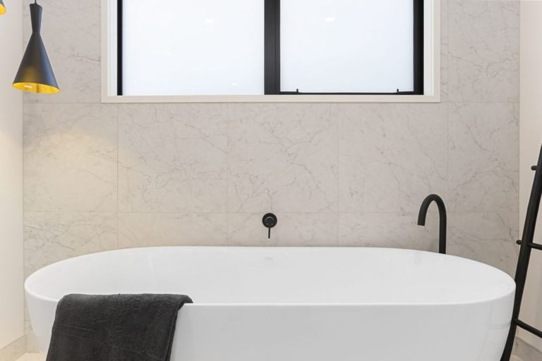 Photo of property in 2 Cilliers Drive, Silverdale, 0932