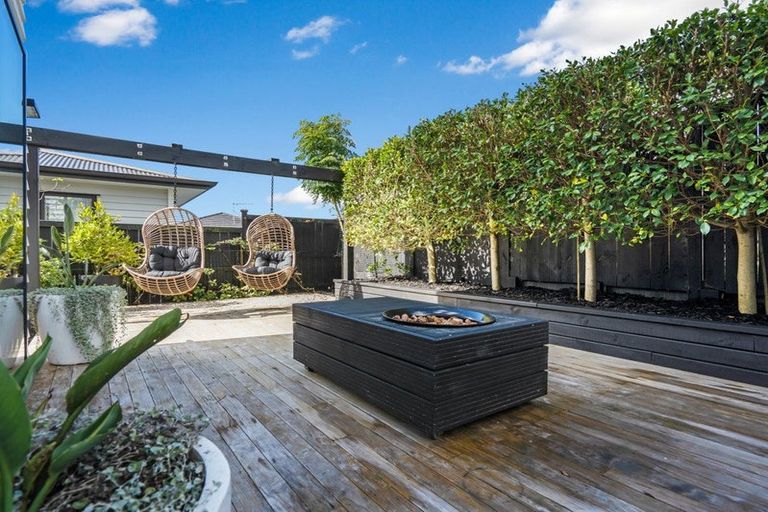 Photo of property in 26 Papa Orchard Drive, Kumeu, 0810