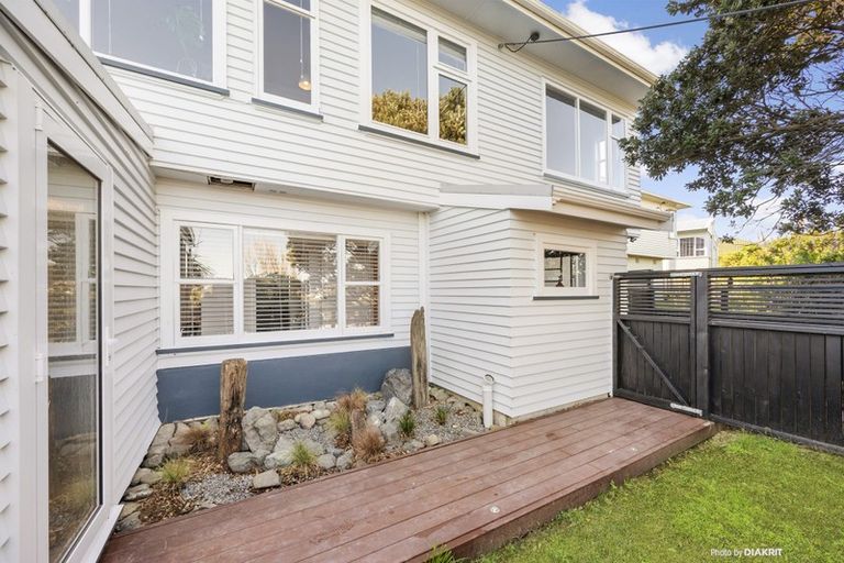 Photo of property in 123 Tauhinu Road, Miramar, Wellington, 6022