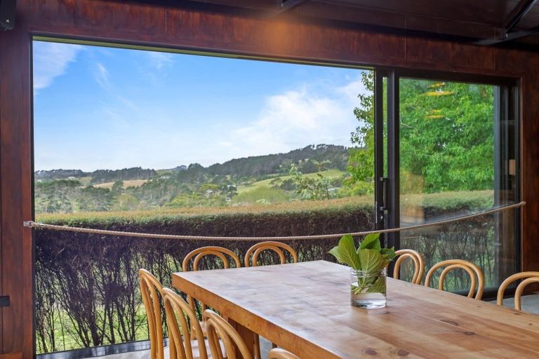 Photo of property in 376 Taiapa Road, Muriwai, Waimauku, 0881