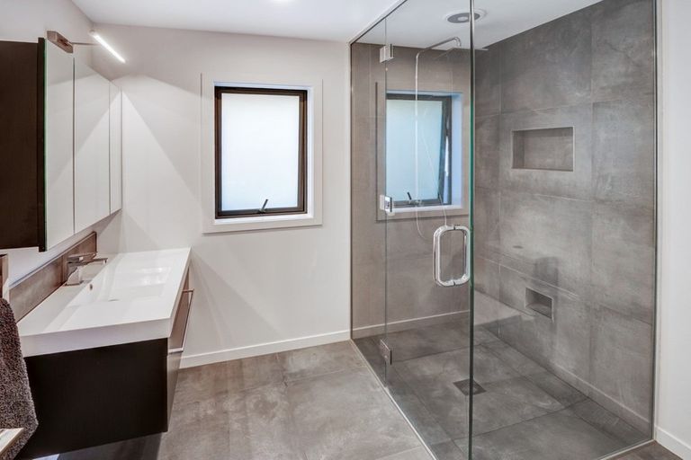 Photo of property in 7e Whakatomo Place, Havelock North, 4130