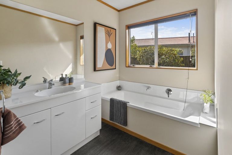 Photo of property in 10 Cautley Street, Richmond, 7020