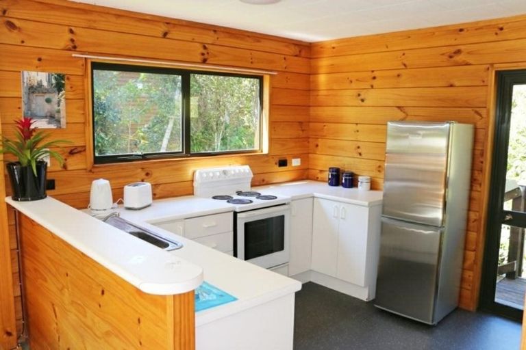 Photo of property in 16 Frank Street, Oneroa, Waiheke Island, 1081