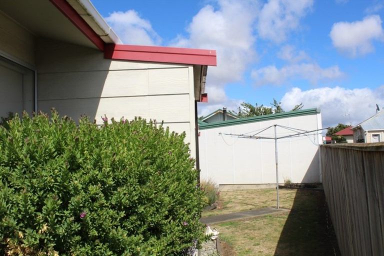 Photo of property in 8 Mccallum Street, Dannevirke, 4930