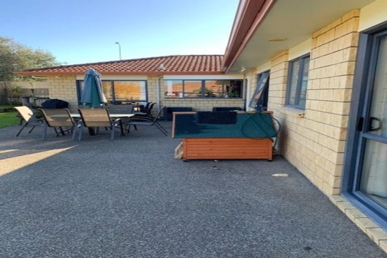 Photo of property in 10 Sayes Close, East Tamaki, Auckland, 2013