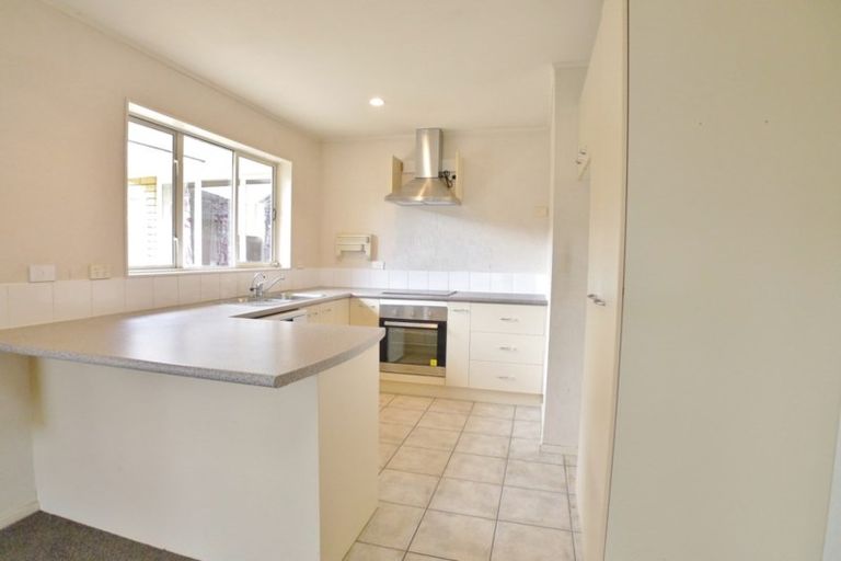 Photo of property in 104 Kingdale Road, Henderson, Auckland, 0610