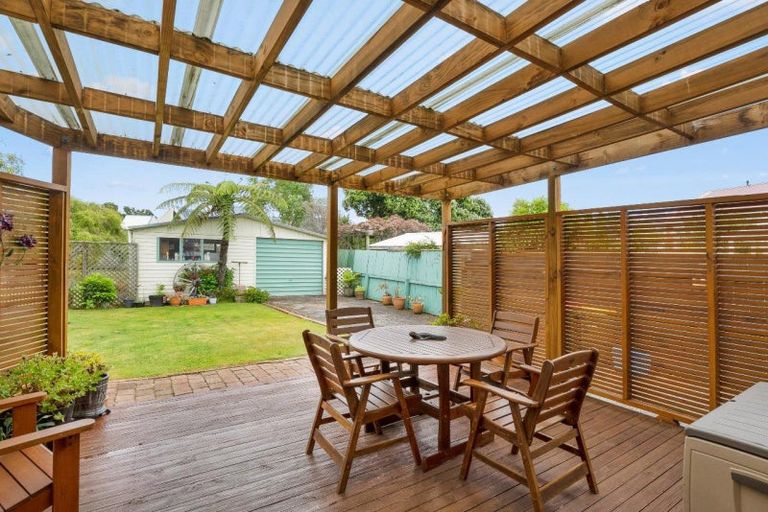 Photo of property in 18 York Street, Moera, Lower Hutt, 5010