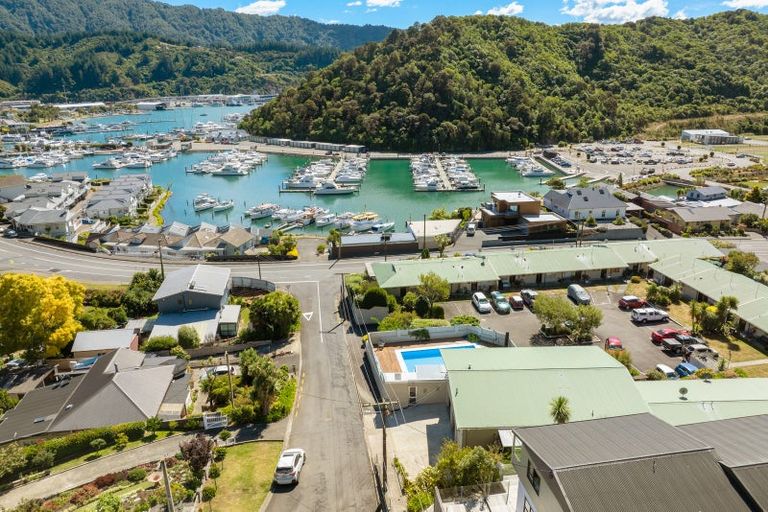 Photo of property in 4a Rutland Street, Picton, 7220