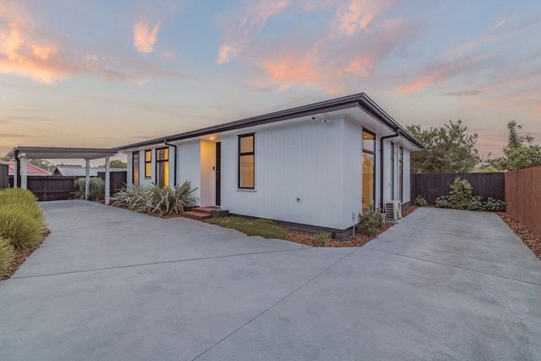 Photo of property in 299a Wainoni Road, Avondale, Christchurch, 8061