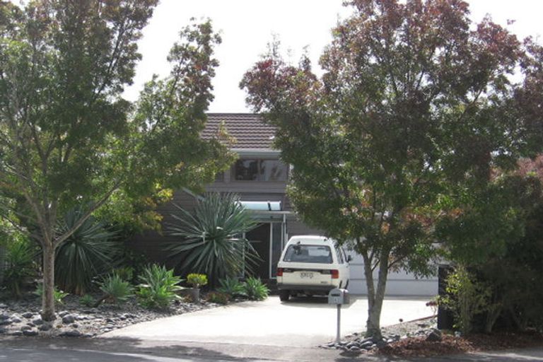 Photo of property in 4 Tatyana Place, Massey, Auckland, 0614