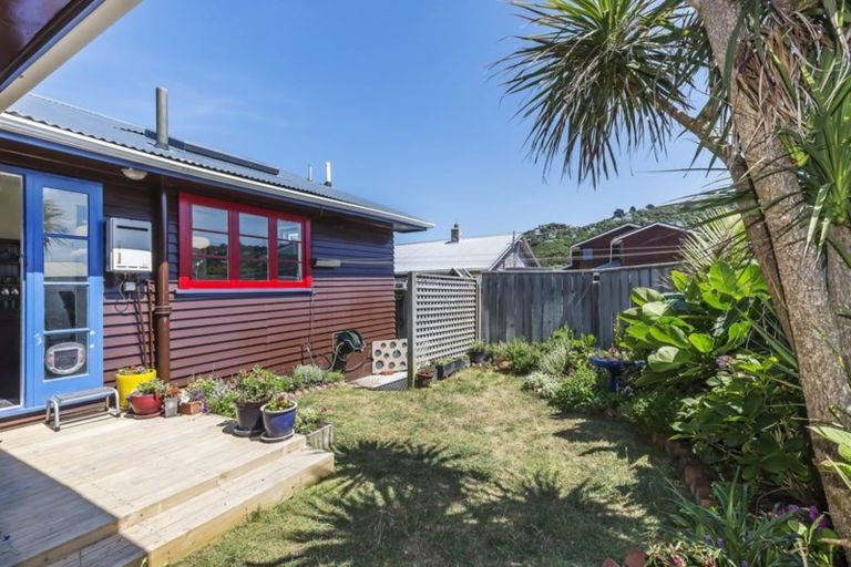 Photo of property in 1/48 Lyall Parade, Lyall Bay, Wellington, 6022