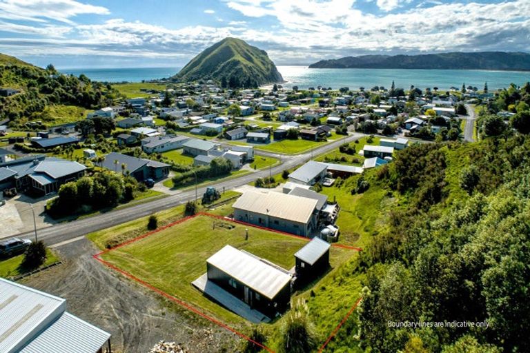 Photo of property in 15 Mahia Heights Drive, Mahia, 4198