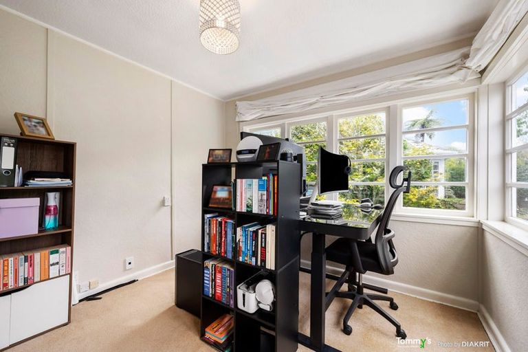 Photo of property in 1 Homewood Avenue, Karori, Wellington, 6012