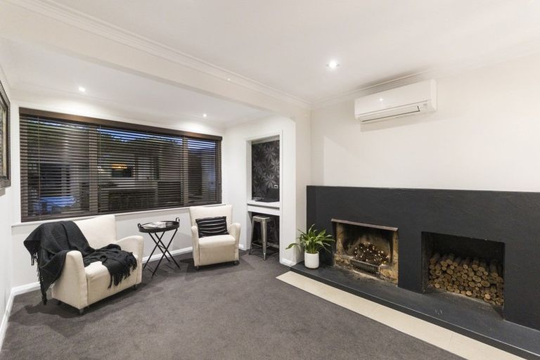 Photo of property in 34 Churchill Avenue, Hokowhitu, Palmerston North, 4410