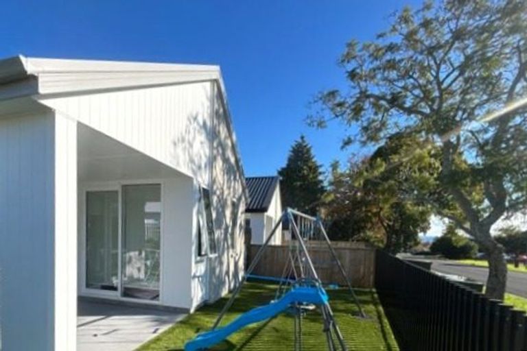 Photo of property in 2 Hauhake Lane, Omokoroa, 3114