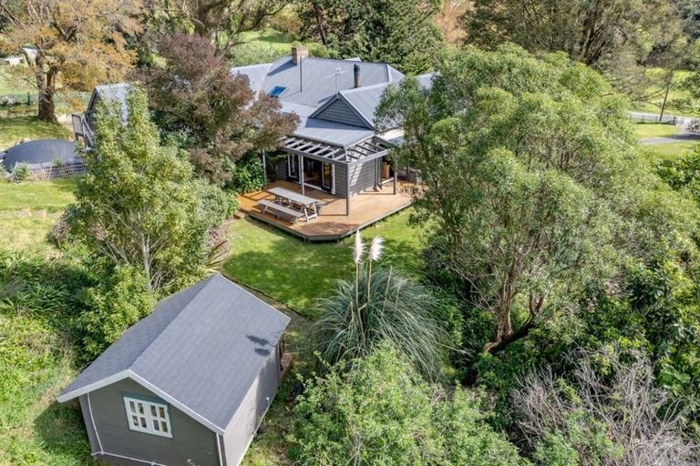 Photo of property in 592 Le Bons Bay Road, Le Bons Bay, Akaroa, 7583