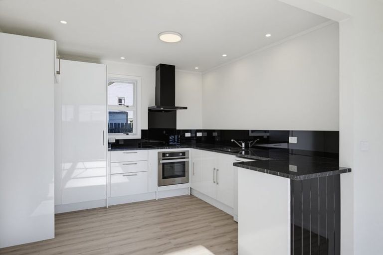 Photo of property in 1/163 Rongotai Road, Rongotai, Wellington, 6022