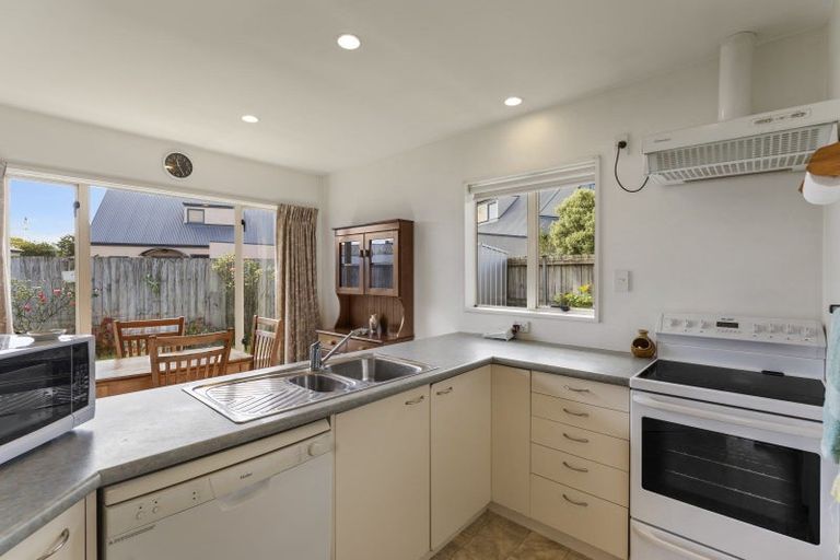 Photo of property in 17 Seascape Gardens, Bromley, Christchurch, 8062