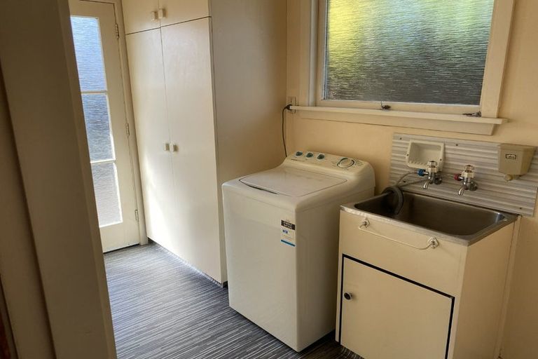 Photo of property in 6 Rosedale Place, Avonhead, Christchurch, 8042