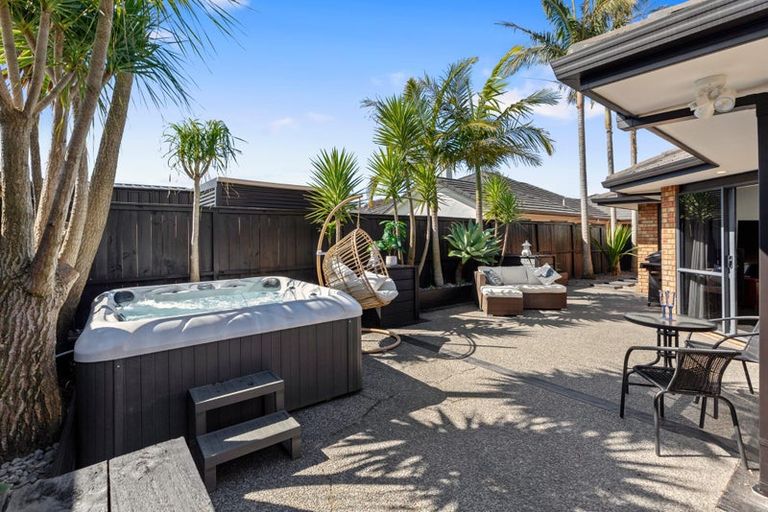 Photo of property in 32 Aranui Drive, Papamoa Beach, Papamoa, 3118