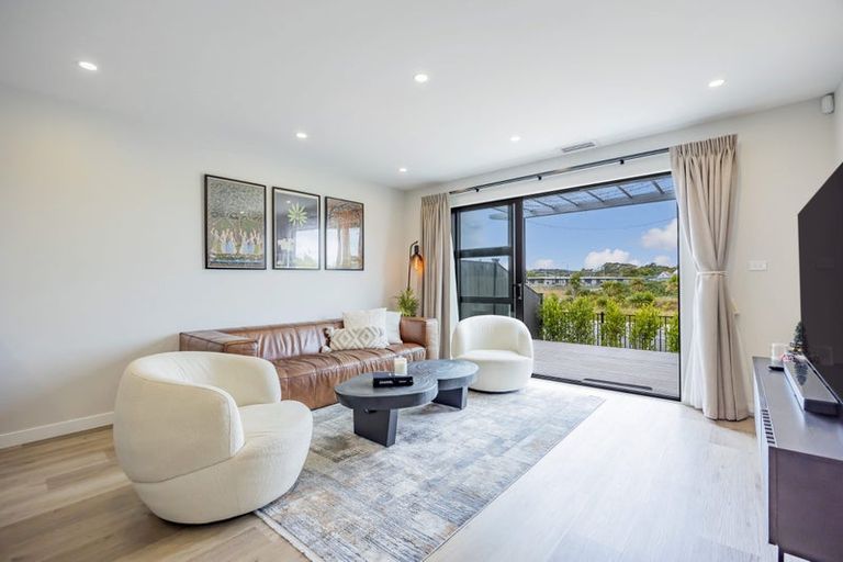 Photo of property in 148 Vintry Drive, Kumeu, 0810