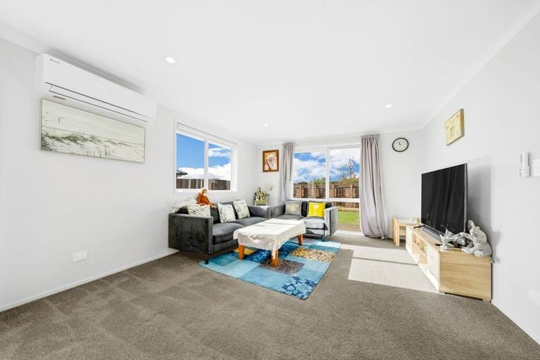 Photo of property in 16 Gibboney Place, Pokeno, 2402