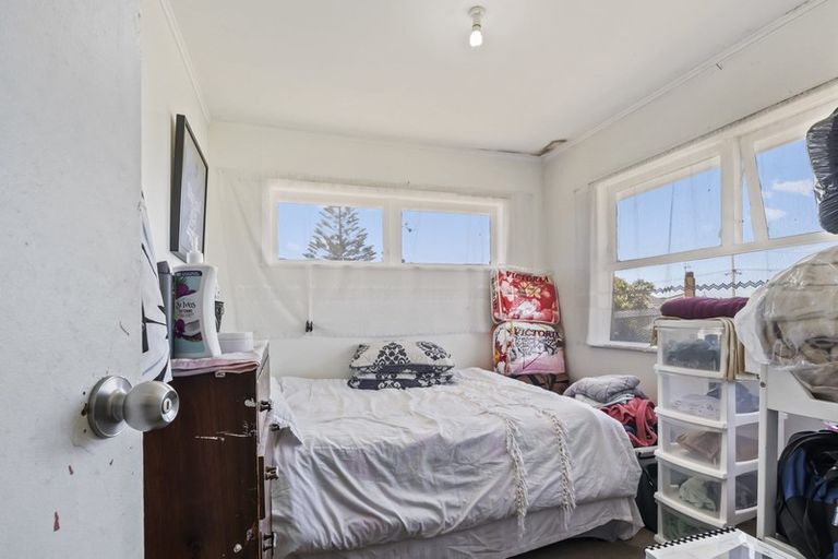 Photo of property in 16 Halswell Street, Mangere East, Auckland, 2024