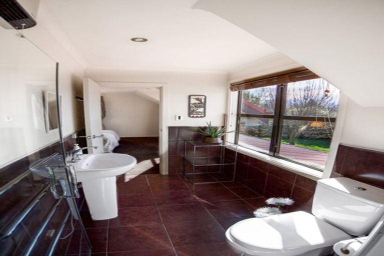 Photo of property in 20 Frye Crescent, Albert Town, Wanaka, 9305